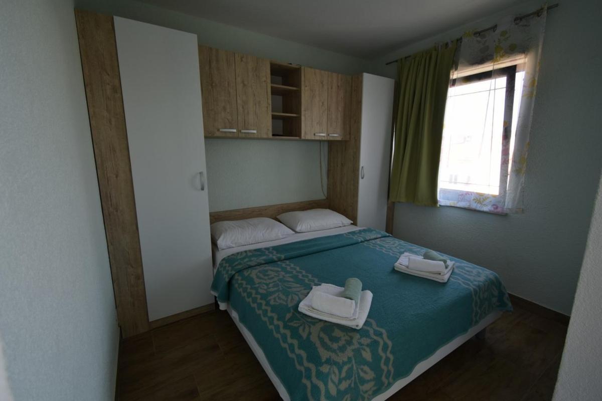 Denjak Apartments Kornić Eksteriør bilde